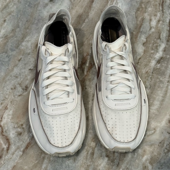 Women’s NIKE Waffle One sneakers- summit white/infinite lilac. Size 11 - Picture 4 of 12